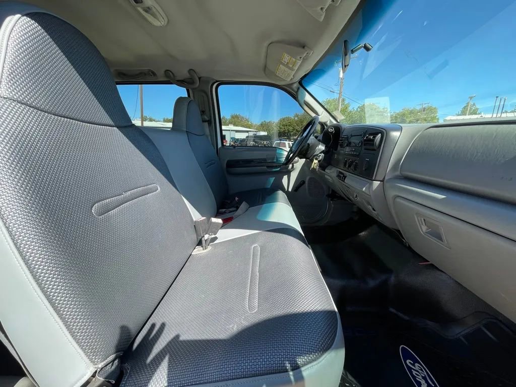 Used 2005 Ford F450 2WD Crew Cab Super Duty image 14