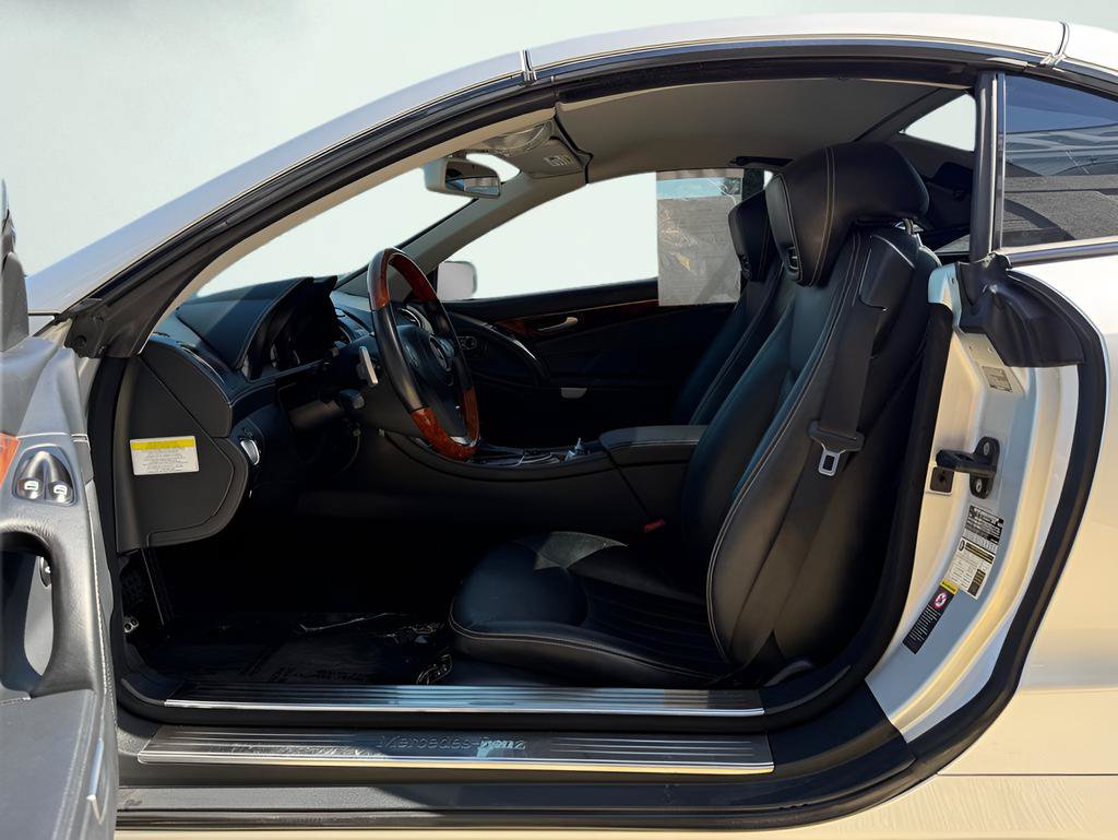Used 2011 Mercedes-Benz SL 550 image 15