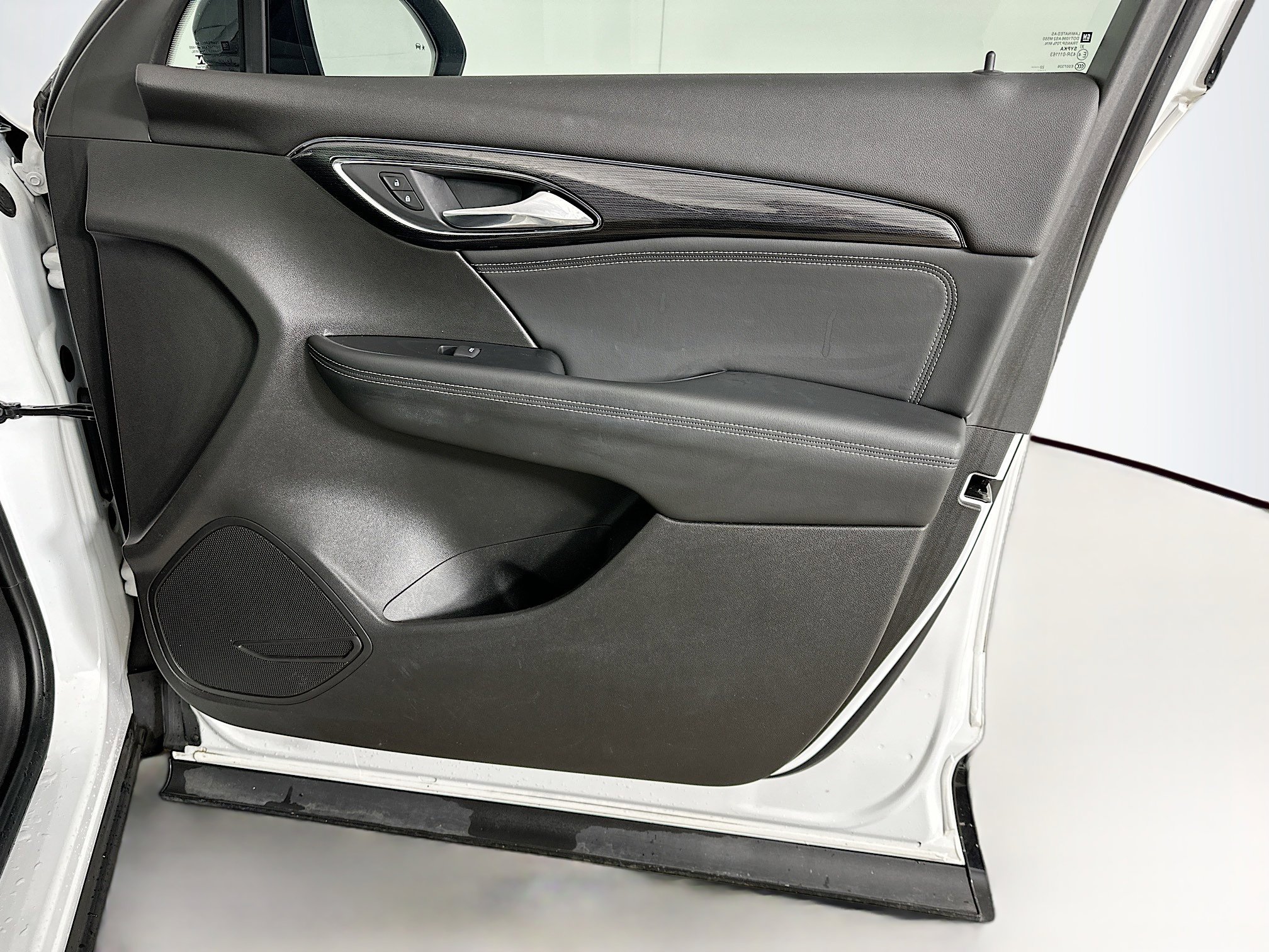 Used 2023 Buick Envision Essence w/ Sport Touring Package image 32