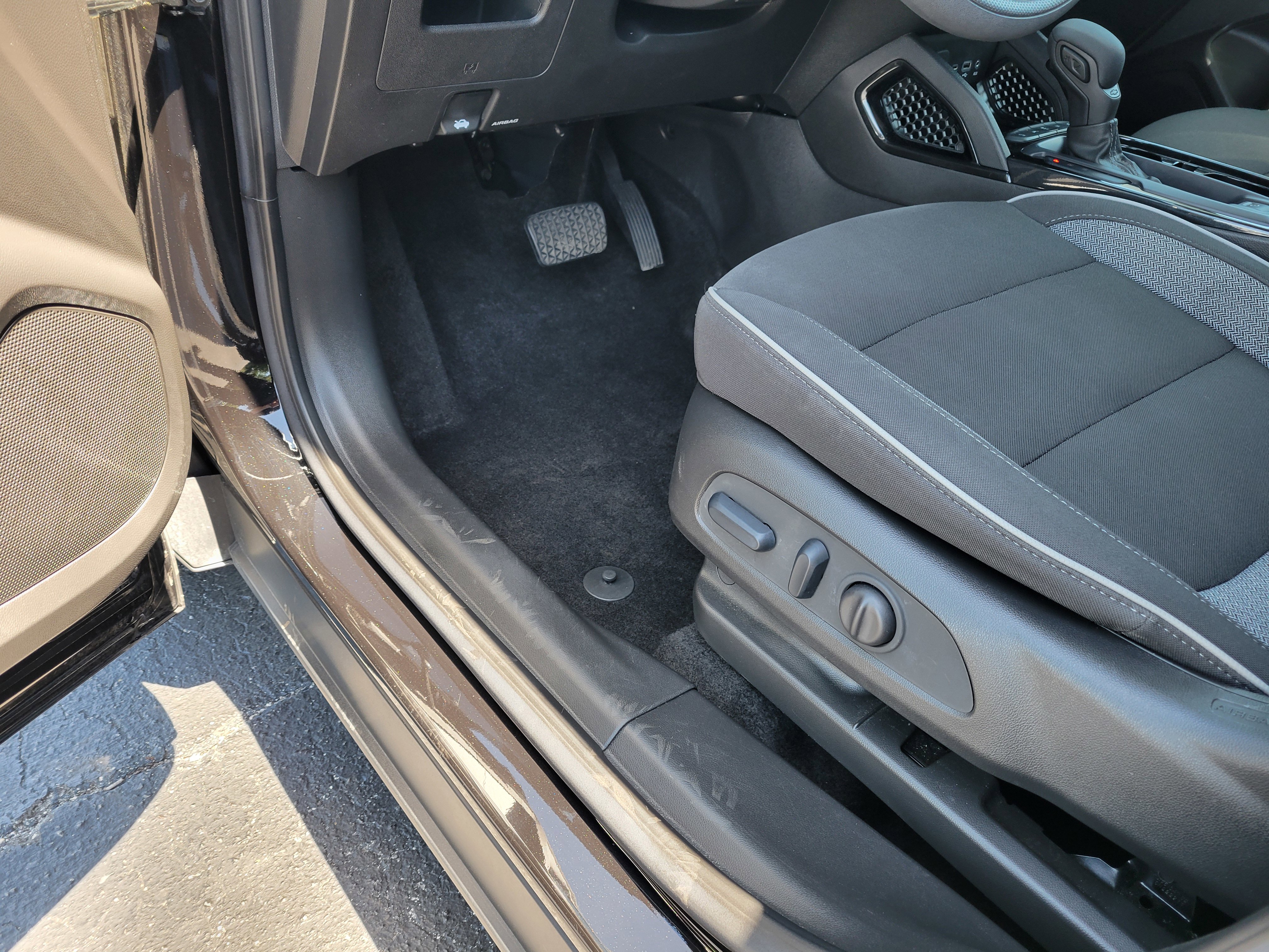 Certified 2023 Chevrolet TrailBlazer LT w/ Convenience Package FWD image 21