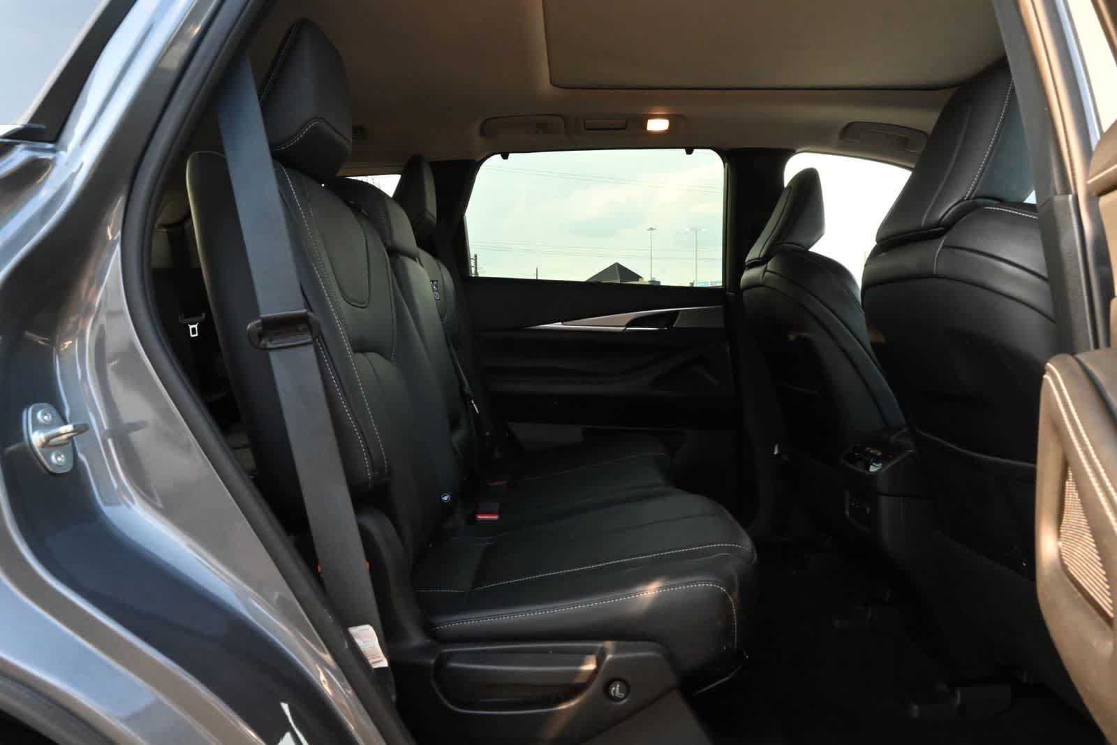 Certified 2023 INFINITI QX60 Luxe w/ Cargo Package AWD/4WD image 21