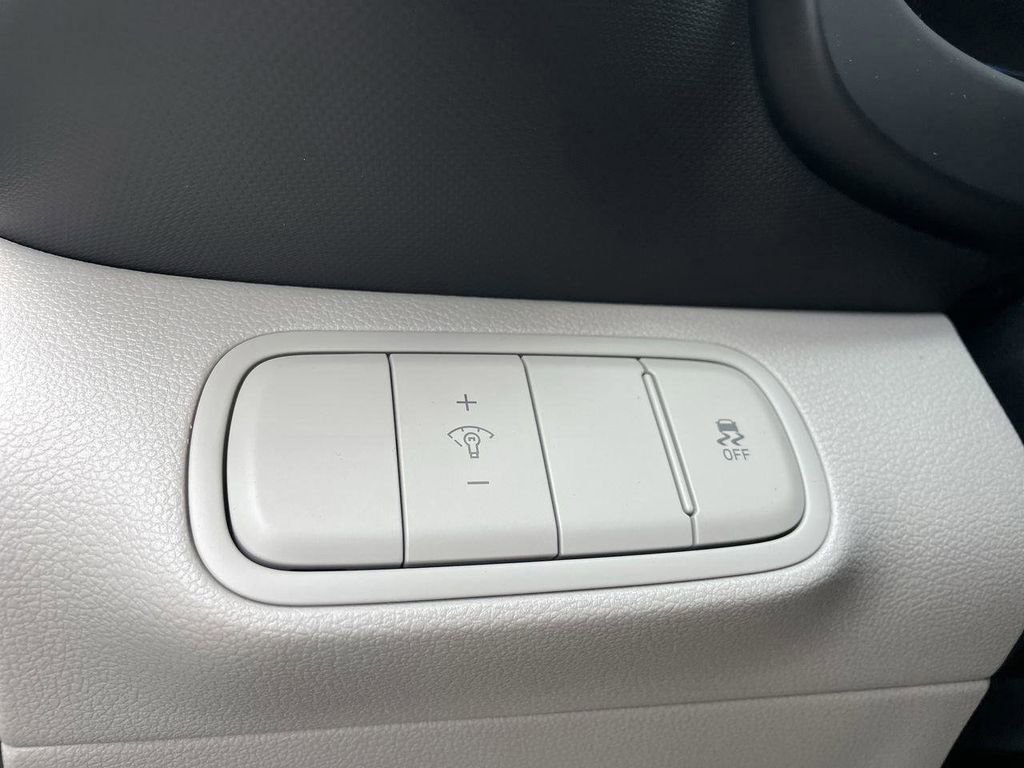 New 2026 Hyundai Venue SEL image 32