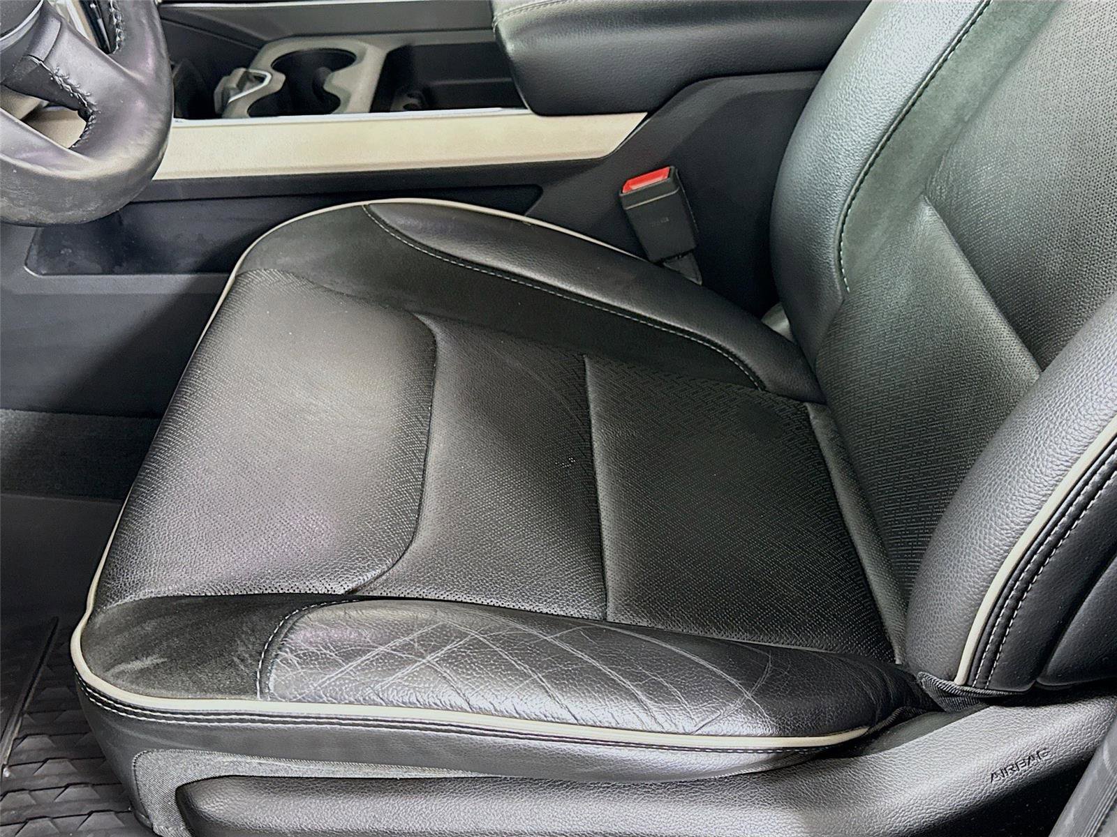 Used 2019 RAM 1500 Laramie image 13