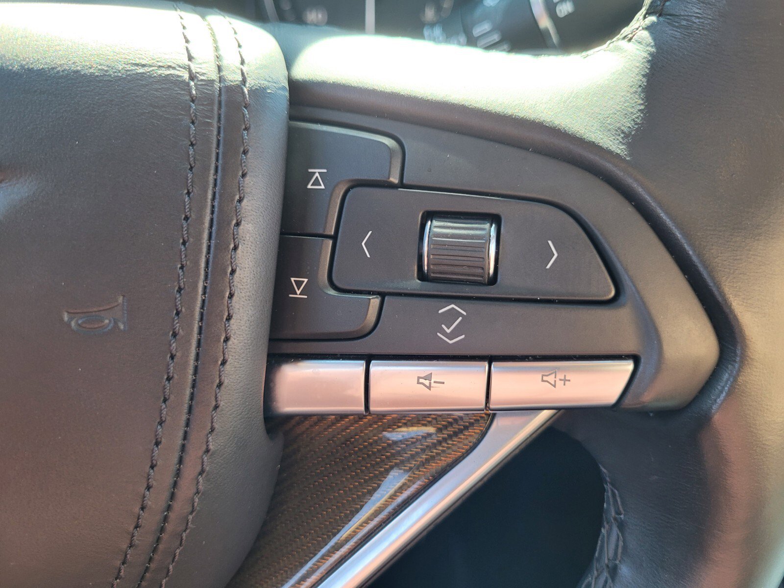 Used 2022 Cadillac XT6 Premium Luxury w/ Platinum Package image 28