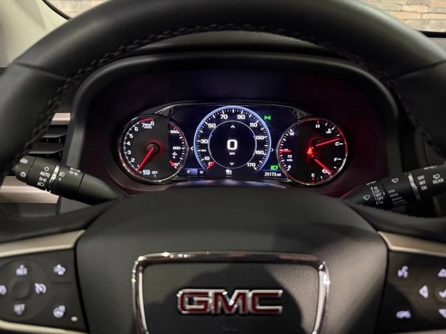 Used 2023 GMC Acadia Denali w/ Denali Ultimate Package AWD/4WD image 15