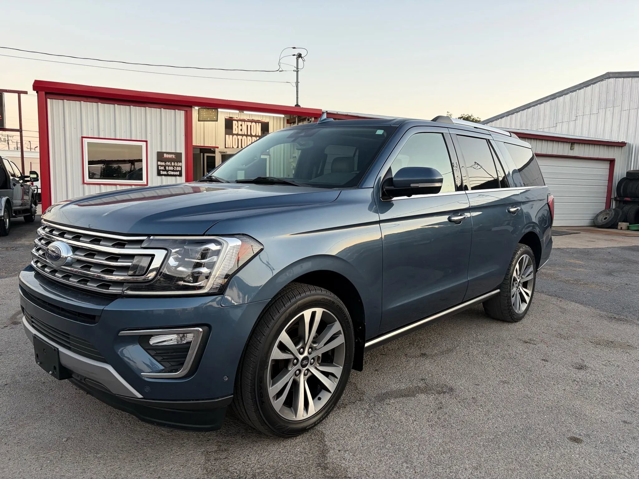 Used 2020 Ford Expedition Limited w/ Equipment Group 302A image 3