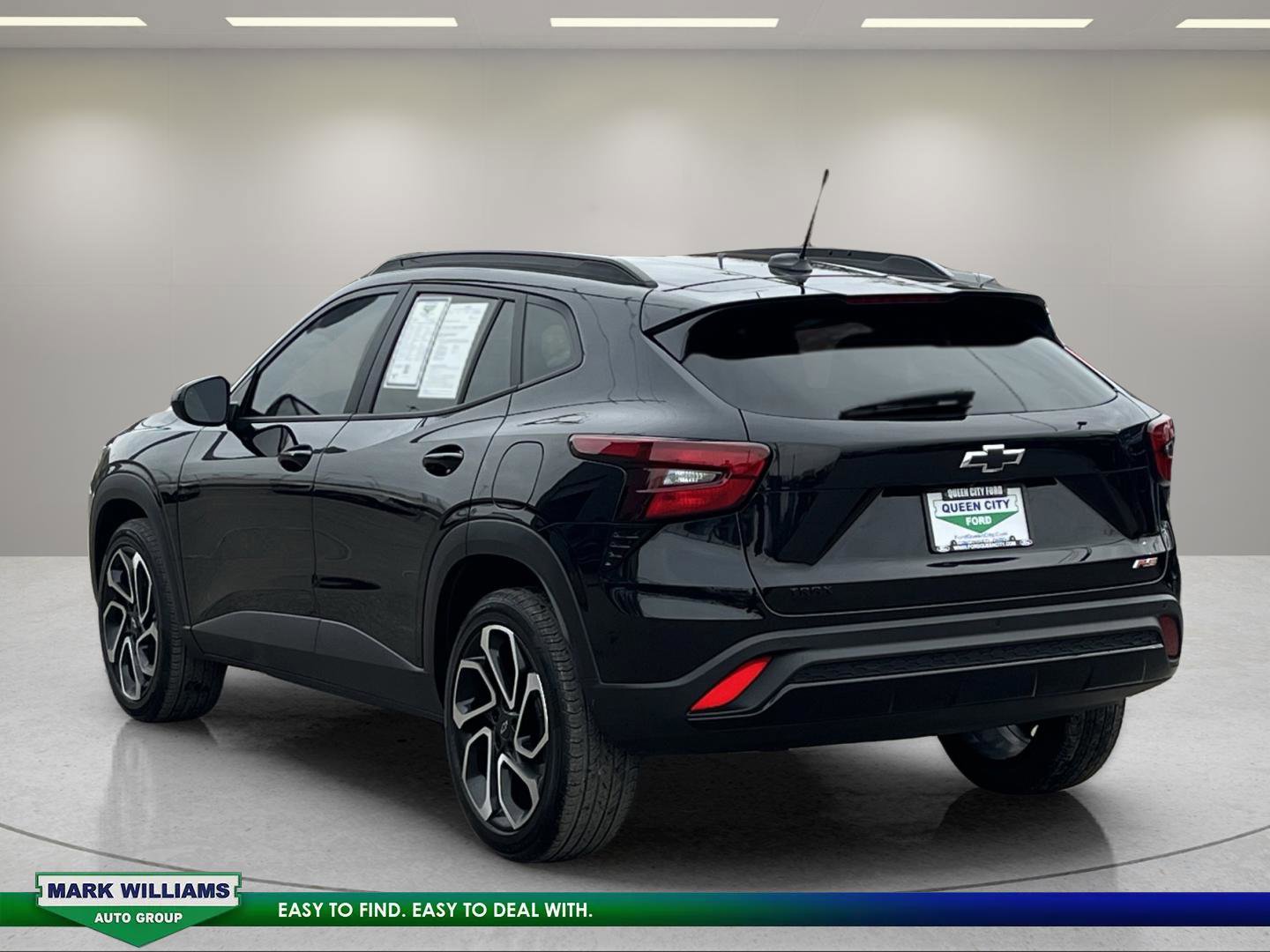 Used 2024 Chevrolet Trax RS w/ Sunroof Package image 12