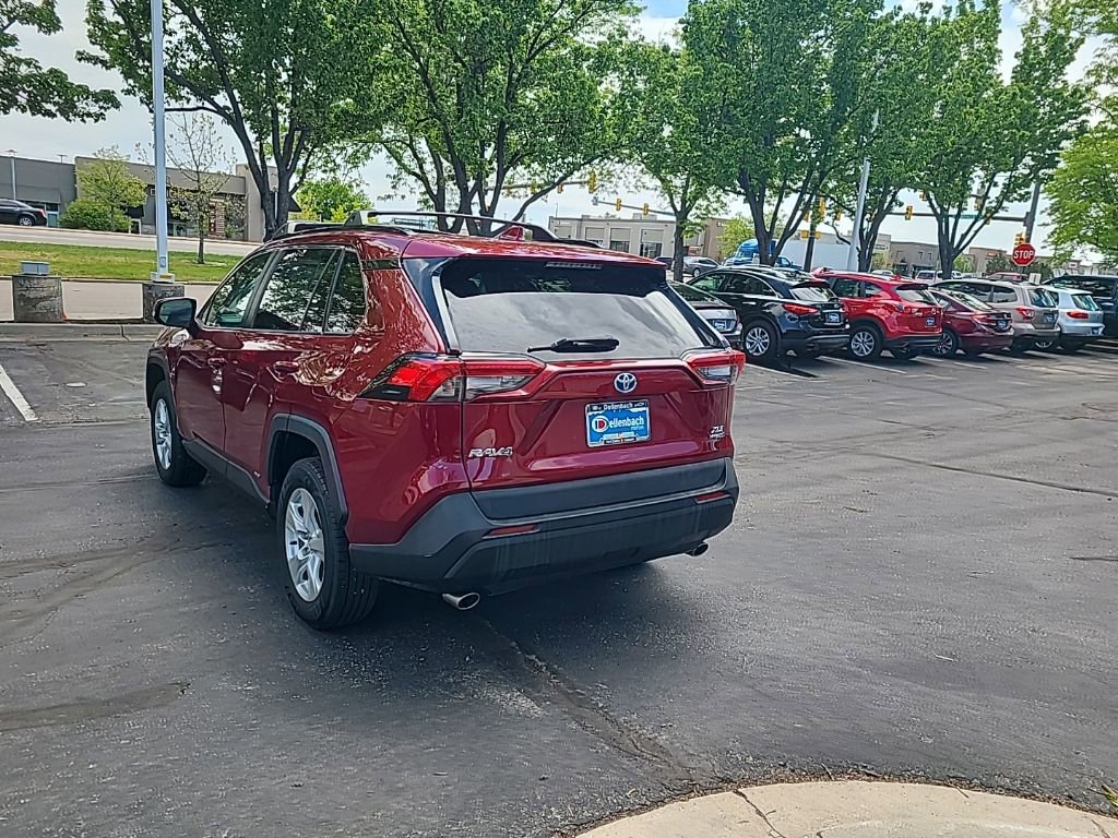 Used 2020 Toyota RAV4 XLE w/ Convenience Package AWD/4WD image 6