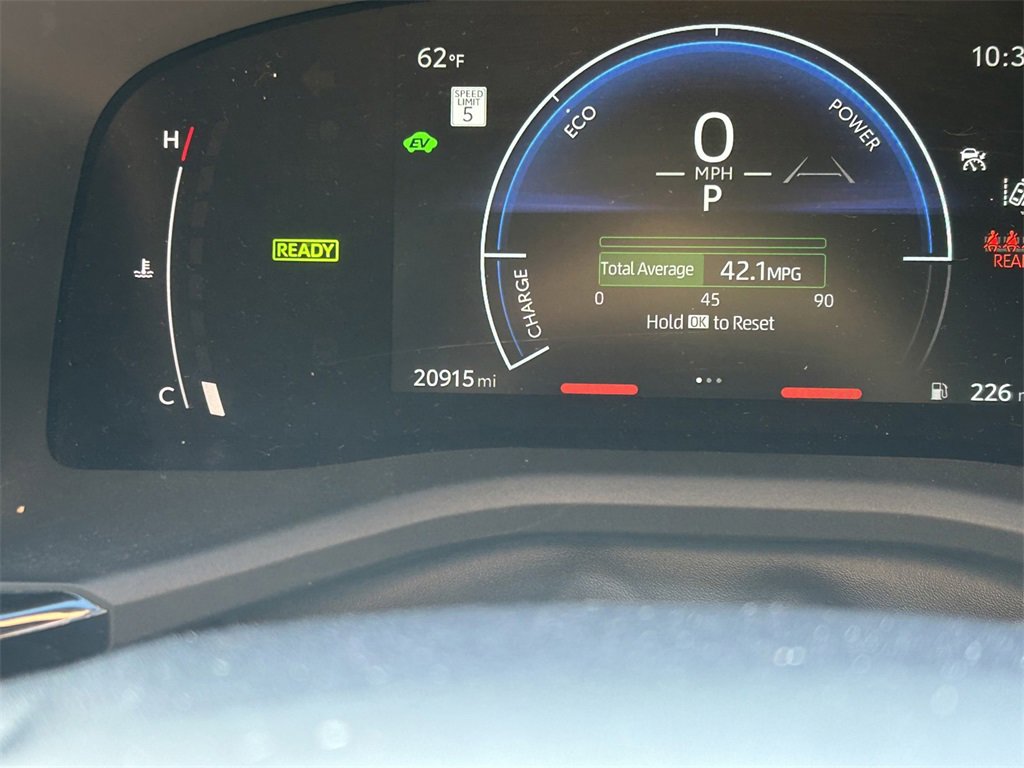 Used 2025 Toyota Camry SE image 34