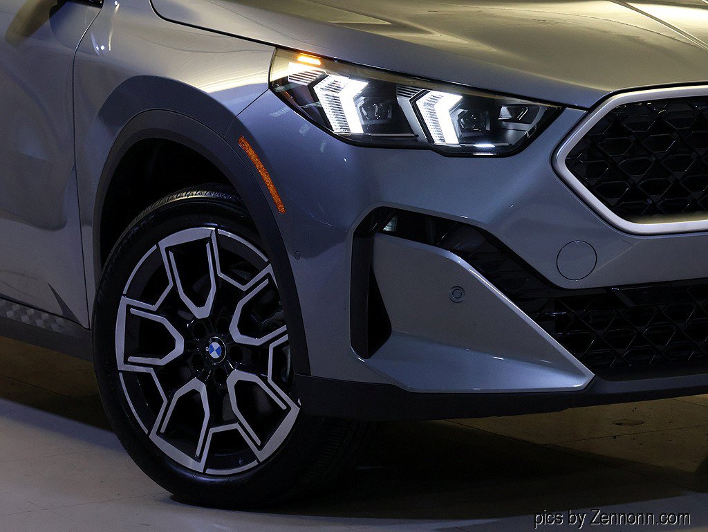 Certified 2026 BMW X2 xDrive28i AWD/4WD image 3
