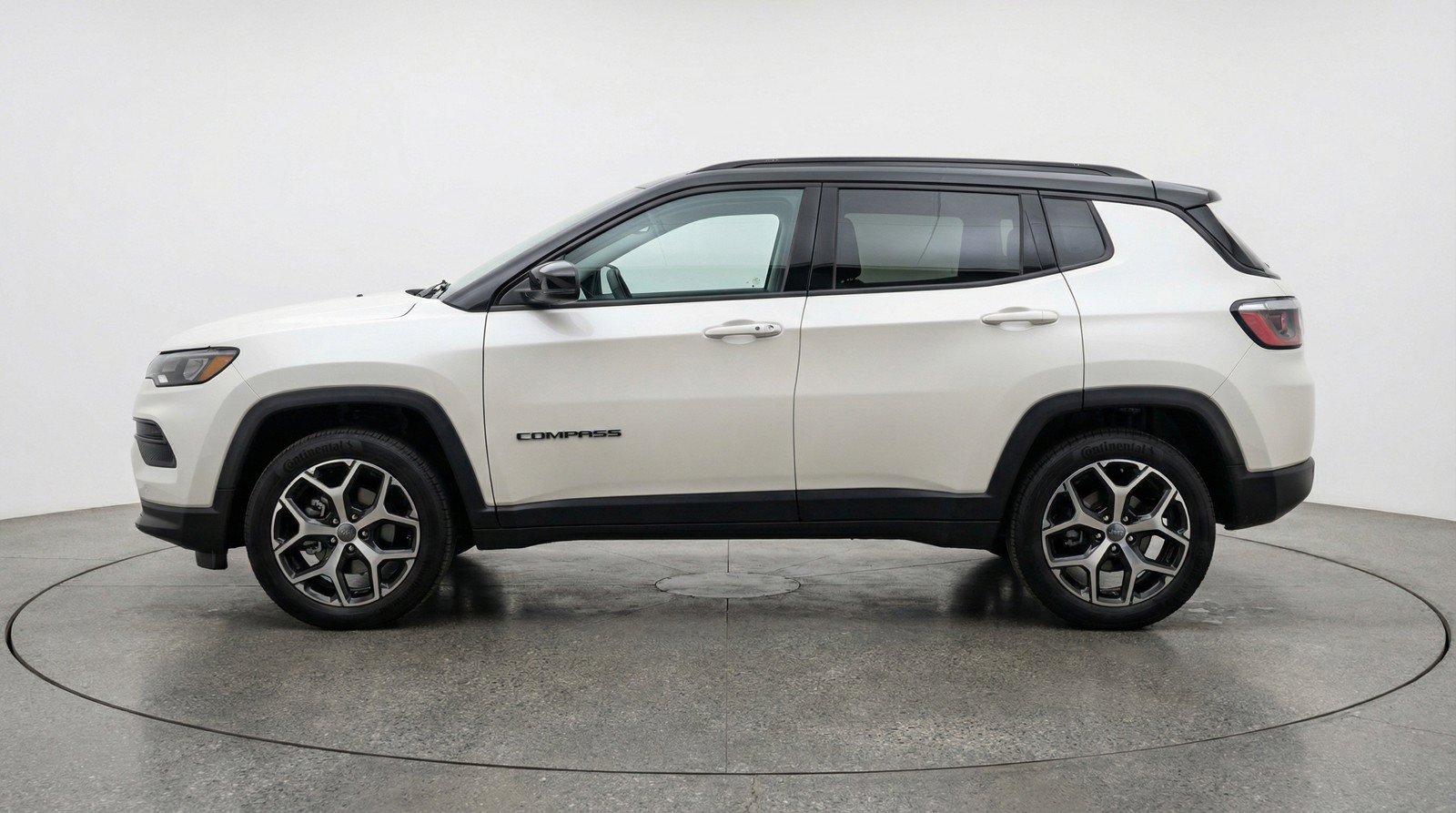 Used 2025 Jeep Compass Limited AWD/4WD image 5
