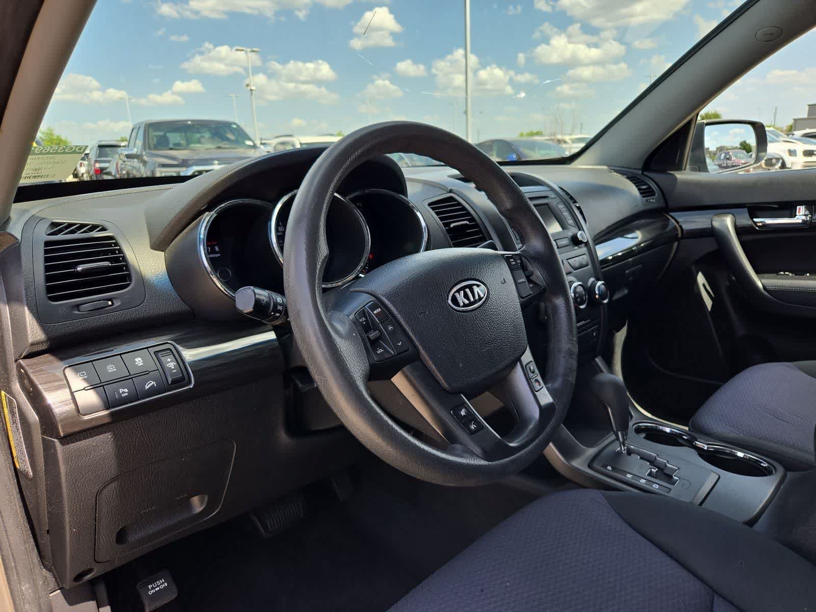 Used 2013 Kia Sorento LX w/ Convenience Pkg FWD video 2