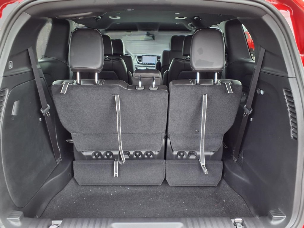 New 2027 Chrysler Pacifica Select FWD image 26