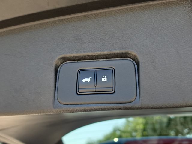 Certified 2025 Nissan Rogue SV AWD/4WD image 11
