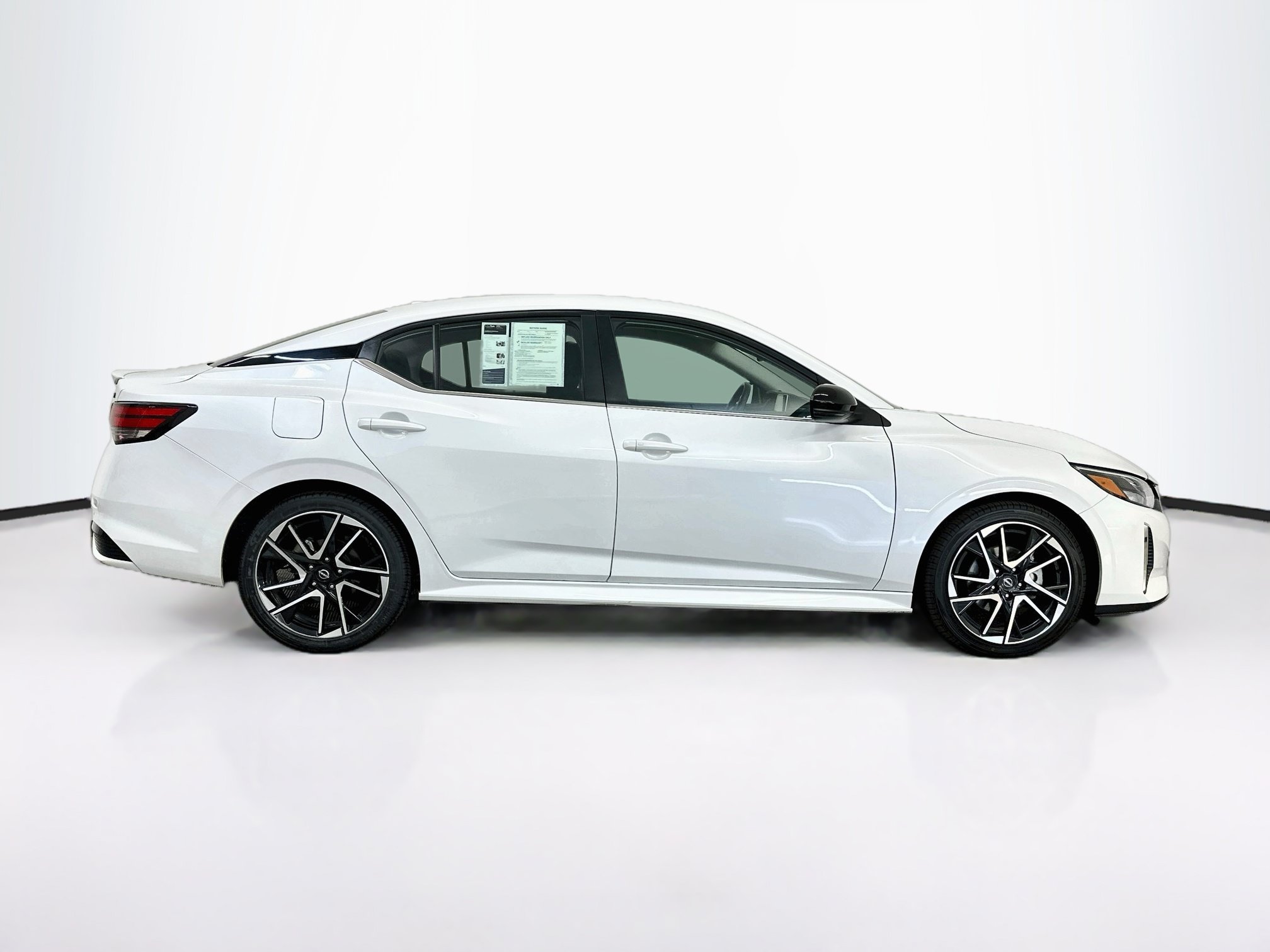 Used 2025 Nissan Sentra SR FWD image 10