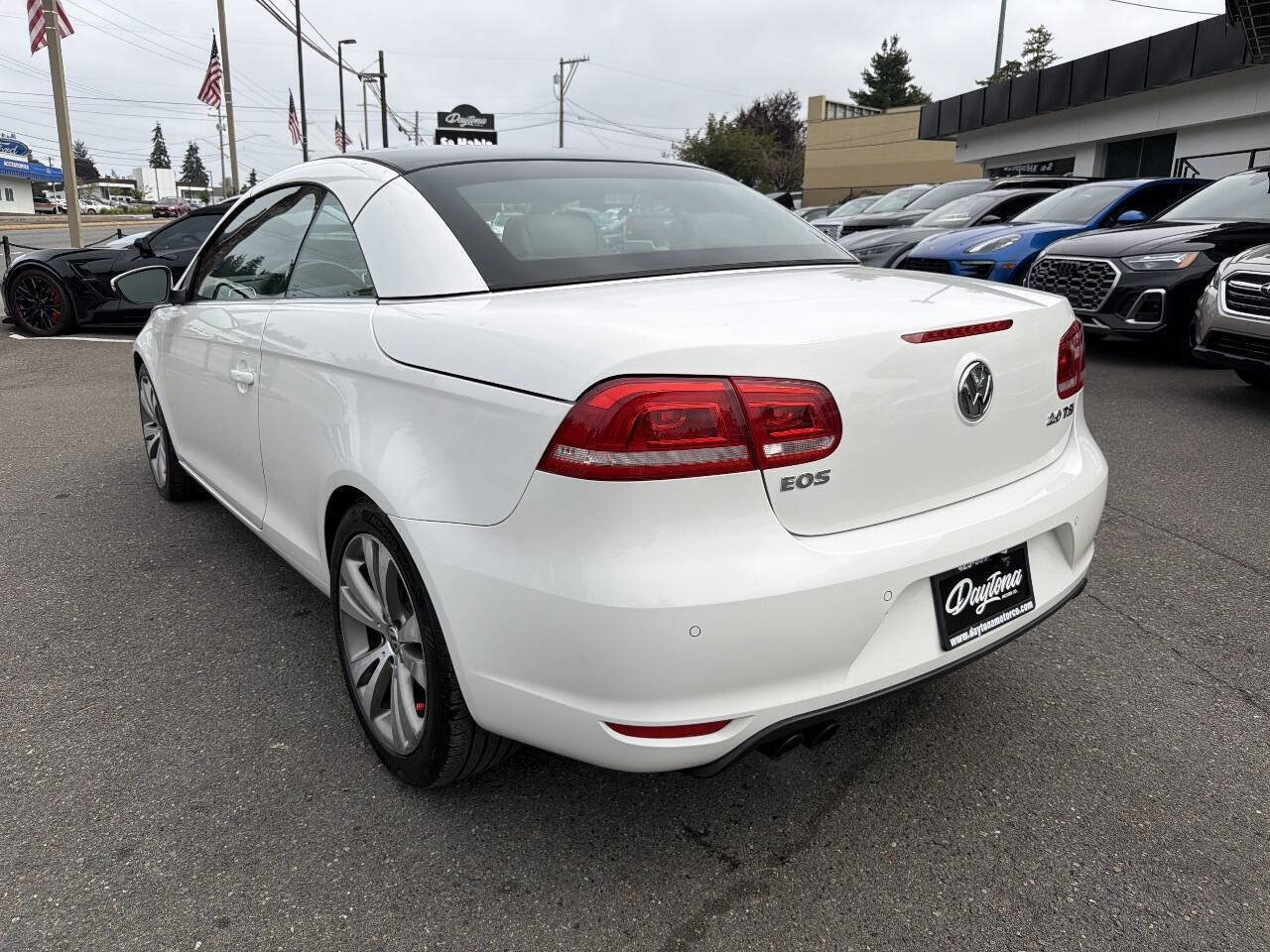 Used 2013 Volkswagen Eos Lux FWD image 3