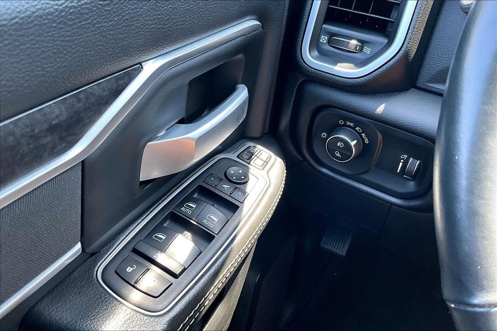 Used 2024 RAM 3500 Big Horn w/ Sport Appearance Package AWD/4WD image 39