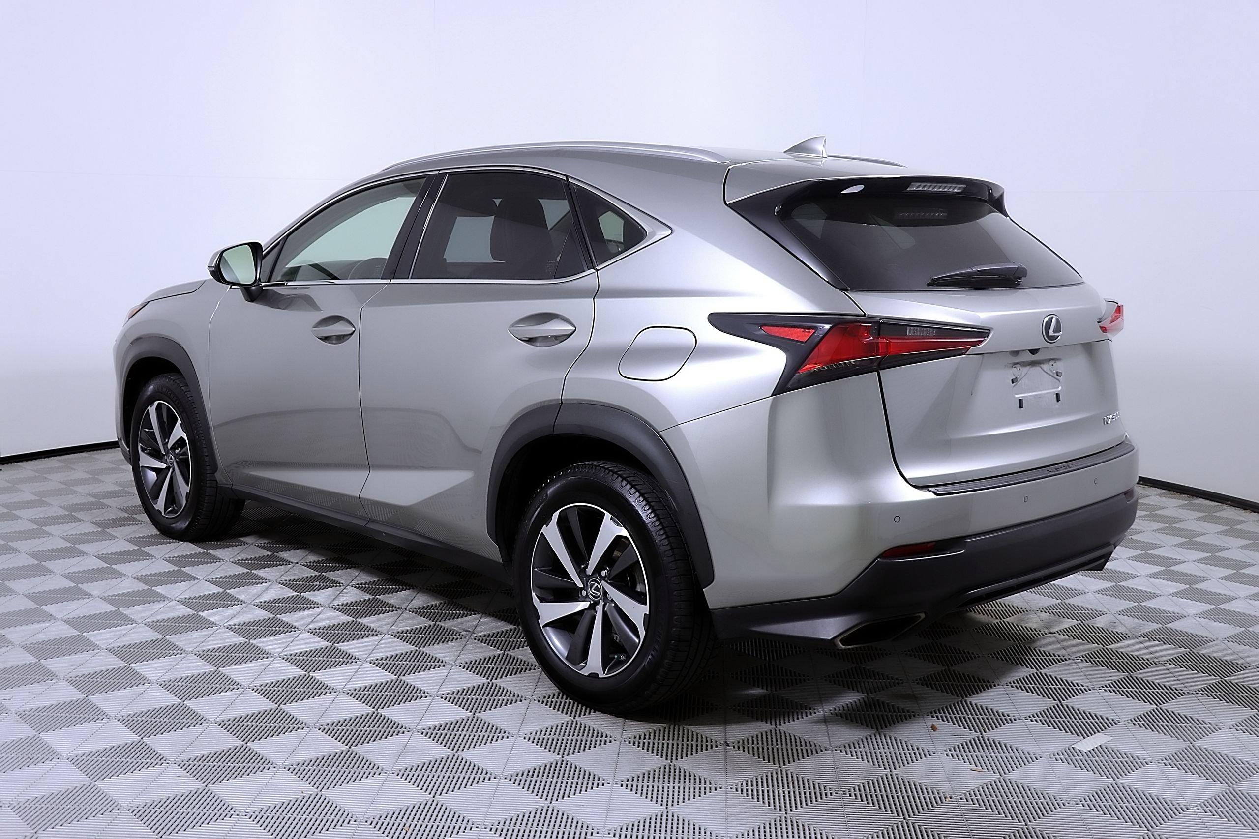 Used 2018 Lexus NX 300 FWD w/ Premium Package image 9