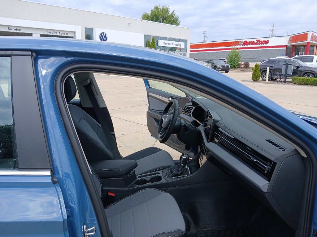 New 2027 Volkswagen Jetta SE FWD image 24