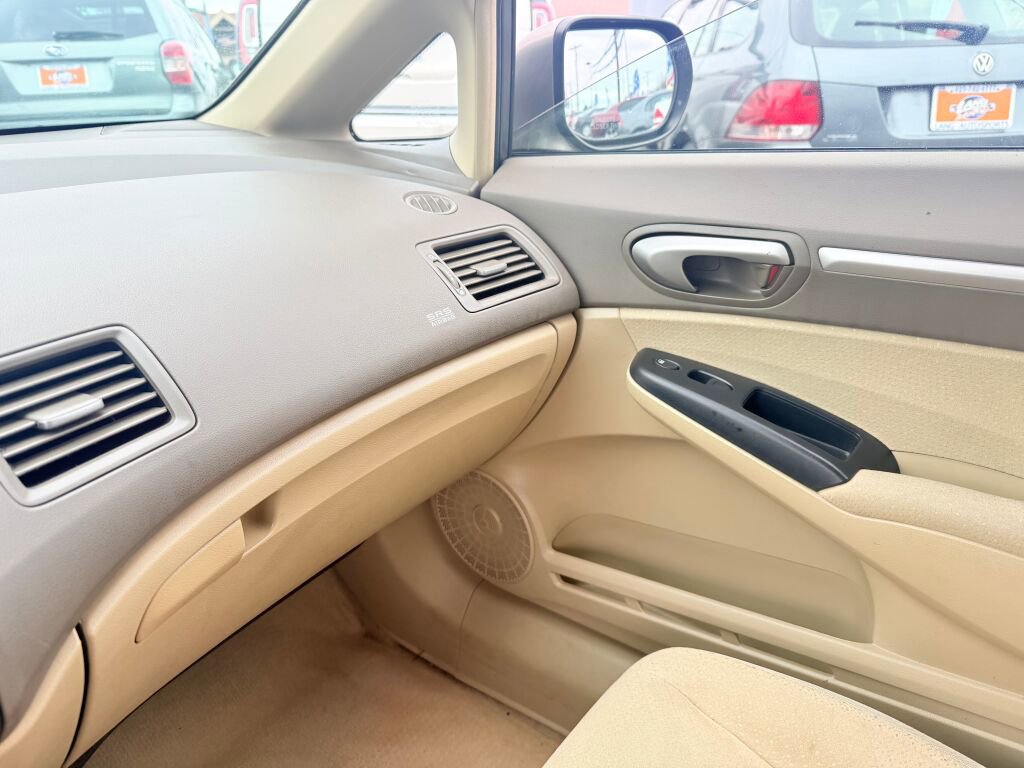 Used 2008 Honda Civic Hybrid Sedan w/ Navigation image 13