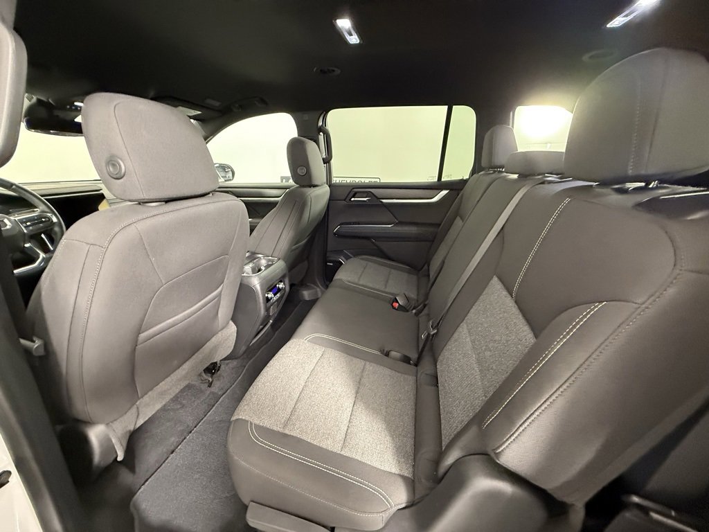 Used 2025 GMC Acadia Elevation image 15