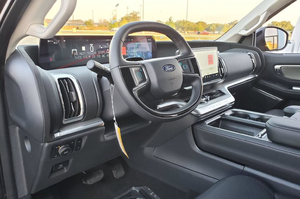 New 2025 Ford Expedition Platinum w/ Driver's Package AWD/4WD image 7
