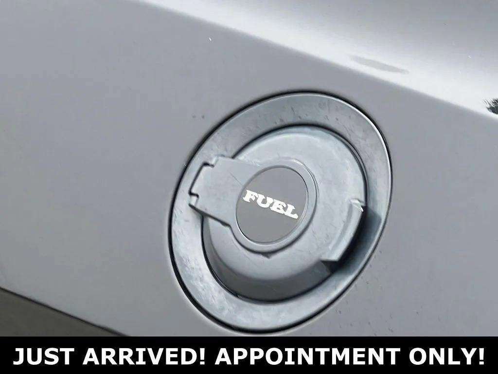 Used 2016 Dodge Challenger R/T w/ Blacktop Package RWD image 12