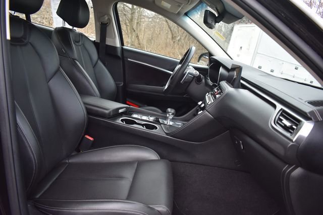 Used 2025 Genesis G70 2.5T image 14