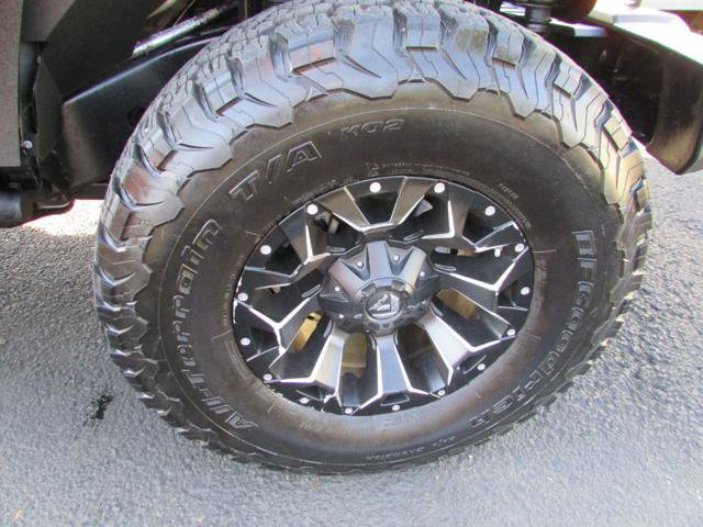 Used 2012 Jeep Wrangler Unlimited Sahara AWD/4WD image 19