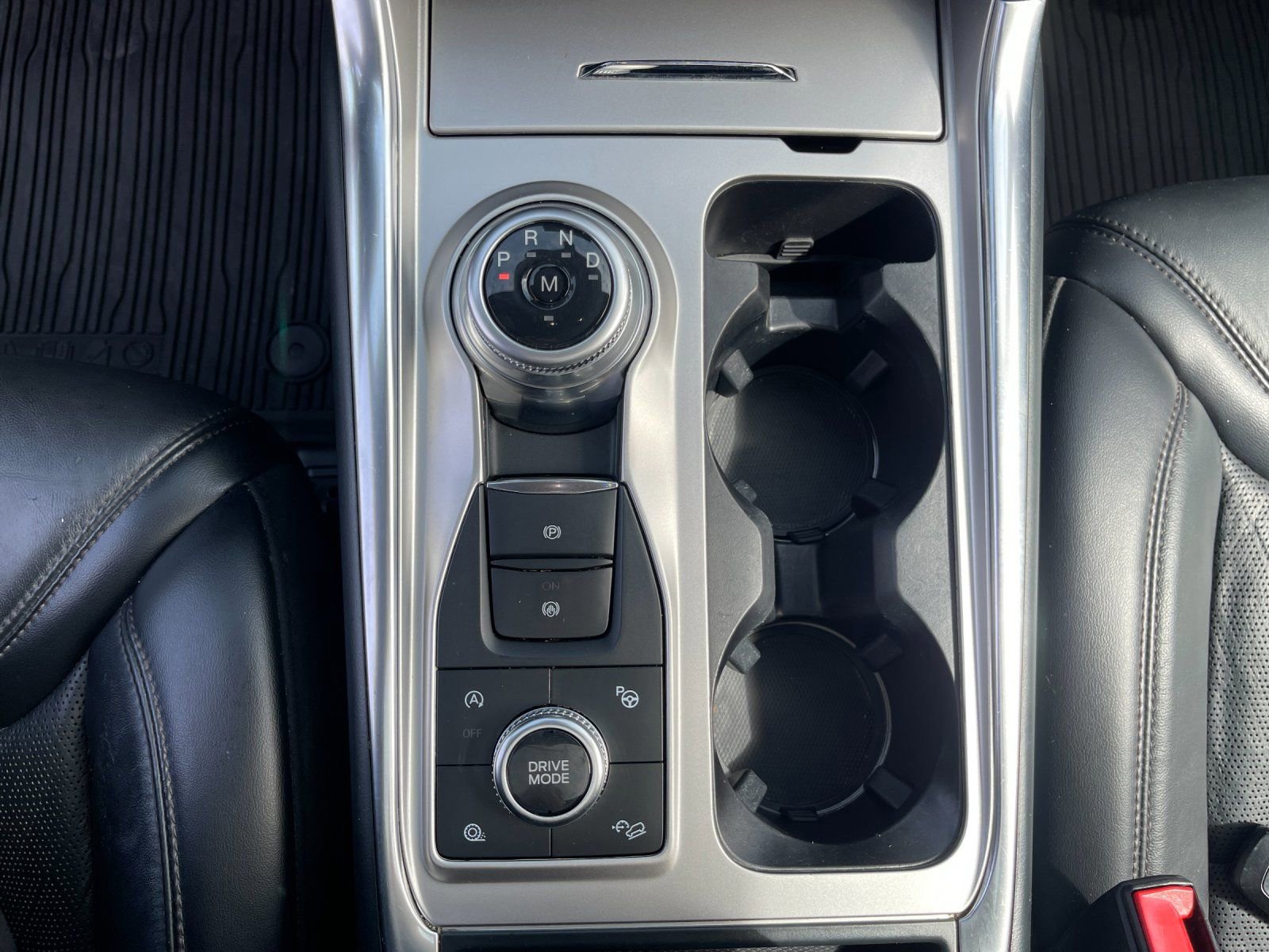 Used 2020 Ford Explorer Platinum w/ Premium Technology Package image 25