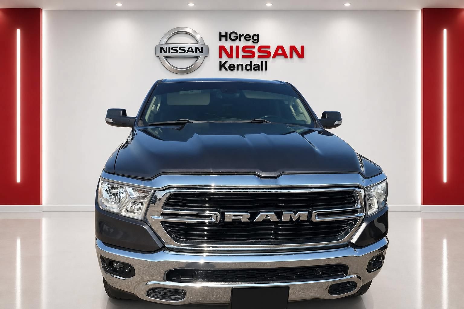 Used 2020 RAM 1500 4x4 Crew Cab image 5