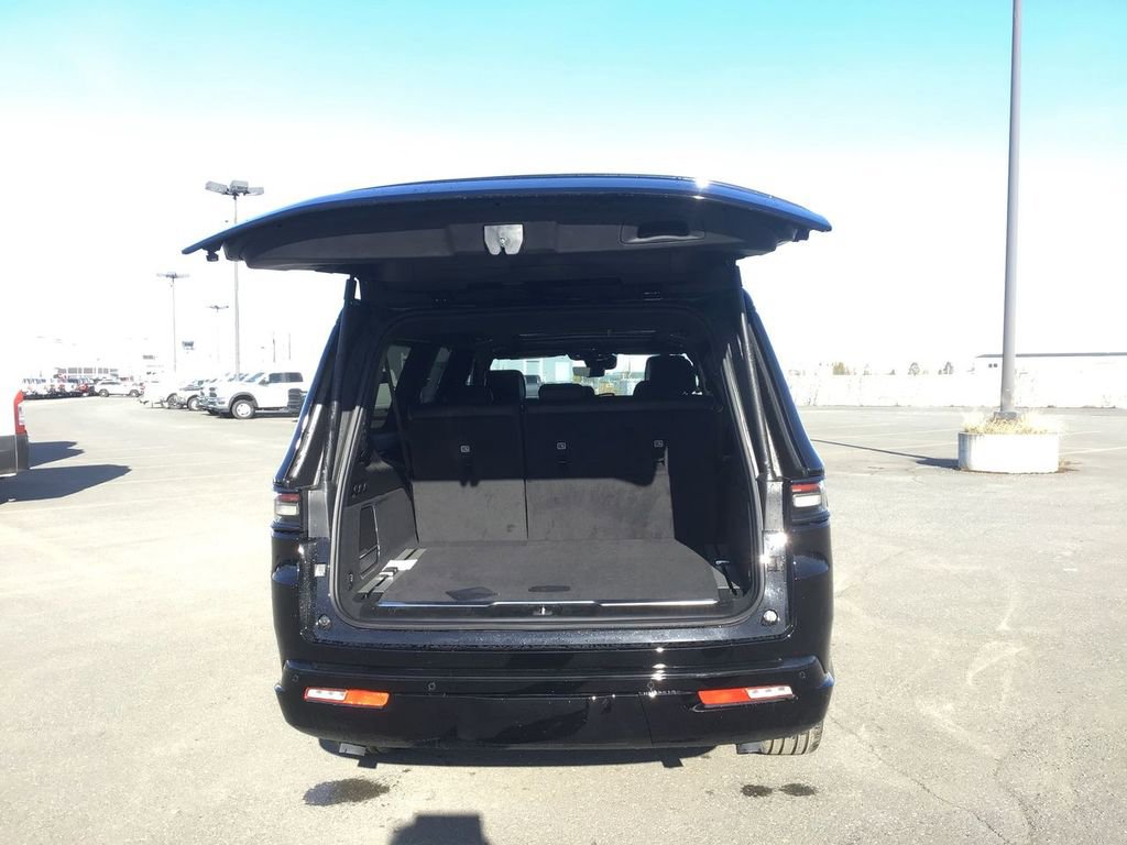 New 2025 Jeep Grand Wagoneer L Series II Obsidian w/ Quick Order Packagew 28T image 11
