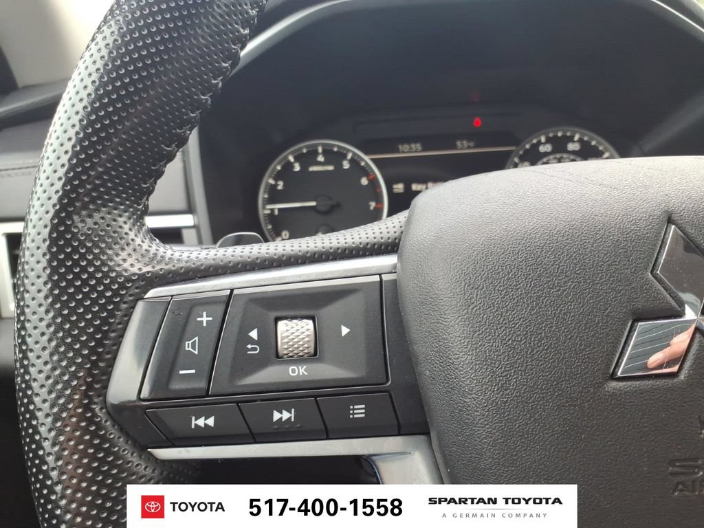 Used 2024 Mitsubishi Outlander SE FWD image 17