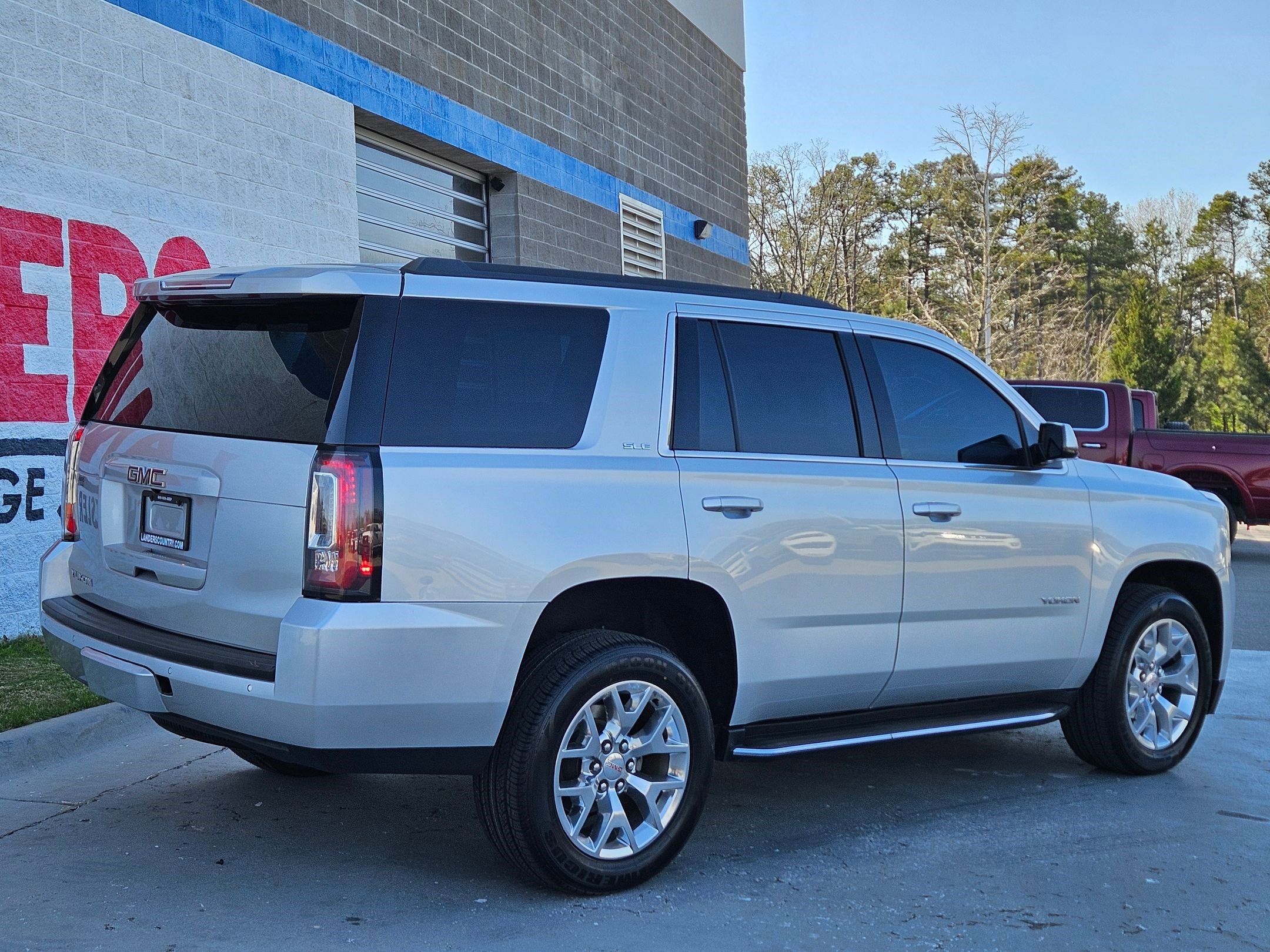 Used 2019 GMC Yukon SLE w/ SLE Value Package image 7