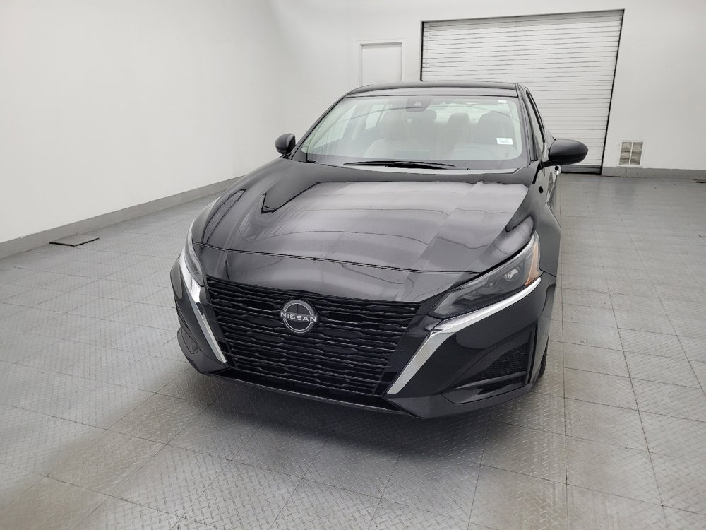 Used 2025 Nissan Altima 2.5 SV FWD image 15