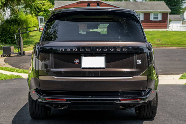 Used 2025 Land Rover Range Rover SV AWD/4WD image 7