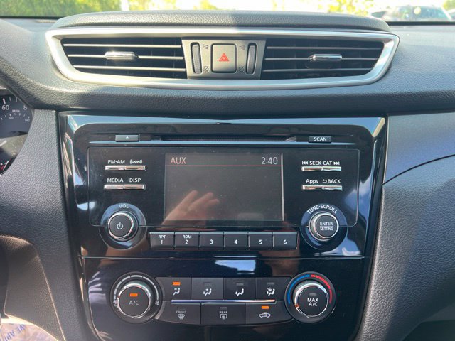 Used 2016 Nissan Rogue S AWD/4WD image 24