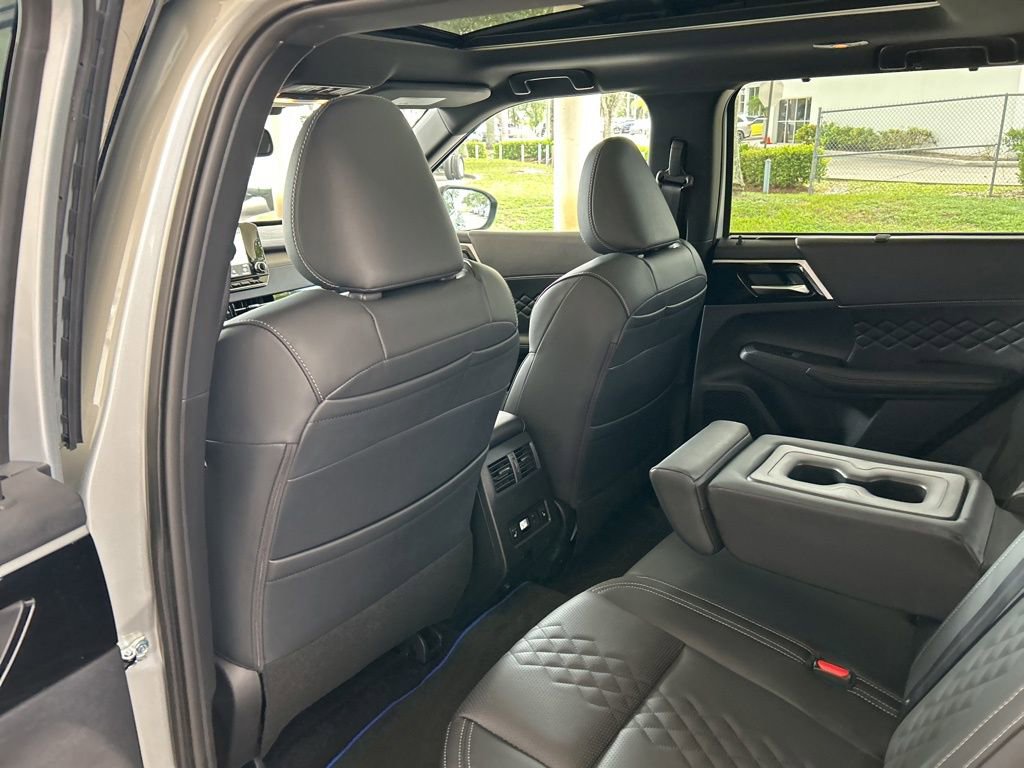 New 2025 Mitsubishi Outlander SEL Black Edition image 39