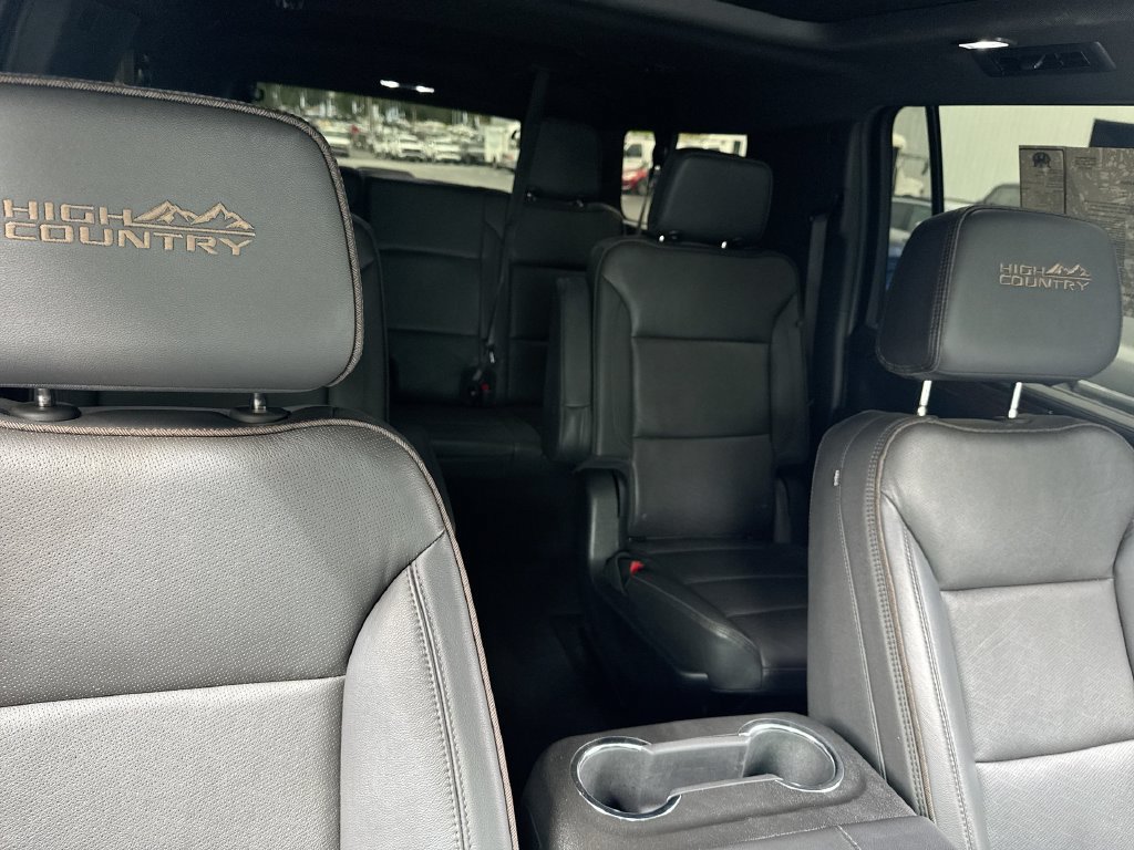 Used 2024 Chevrolet Suburban High Country AWD/4WD image 34