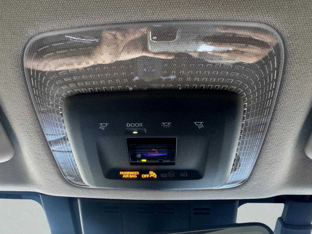 Used 2025 Toyota Prius image 37
