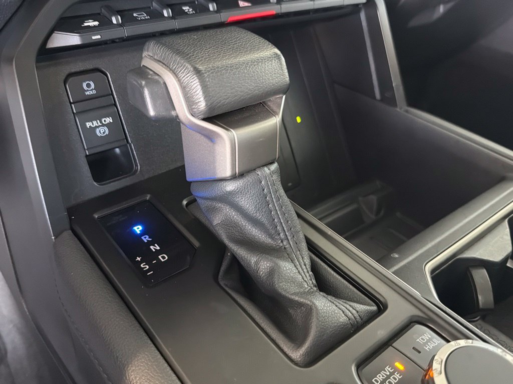 Used 2024 Toyota Tundra Limited AWD/4WD image 29