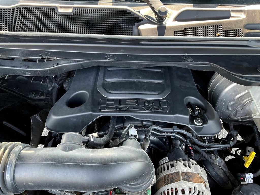 Used 2019 RAM 1500 Laramie AWD/4WD image 36