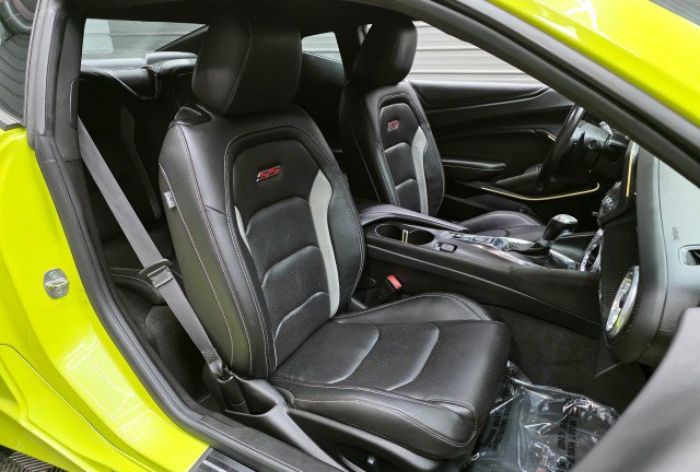 Used 2020 Chevrolet Camaro SS RWD image 14