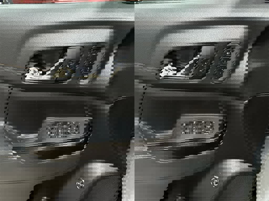 Used 2022 GMC Acadia AT4 w/ Preferred Package image 24