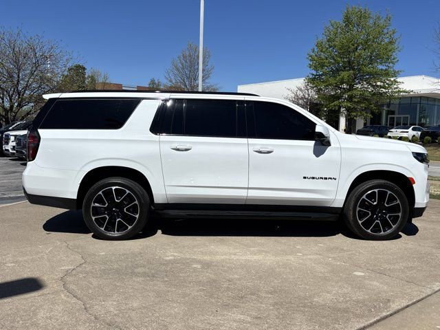 Used 2023 Chevrolet Suburban RST w/ Luxury Package image 2