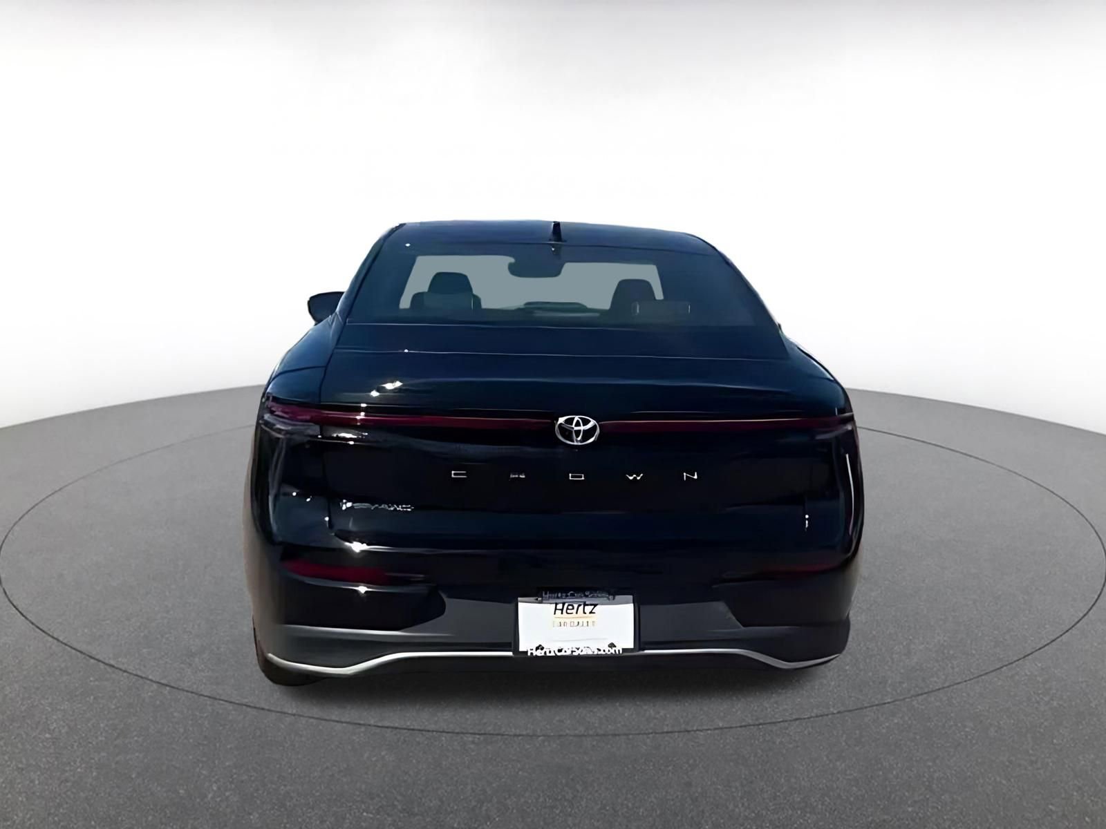 Used 2025 Toyota Crown XLE image 7