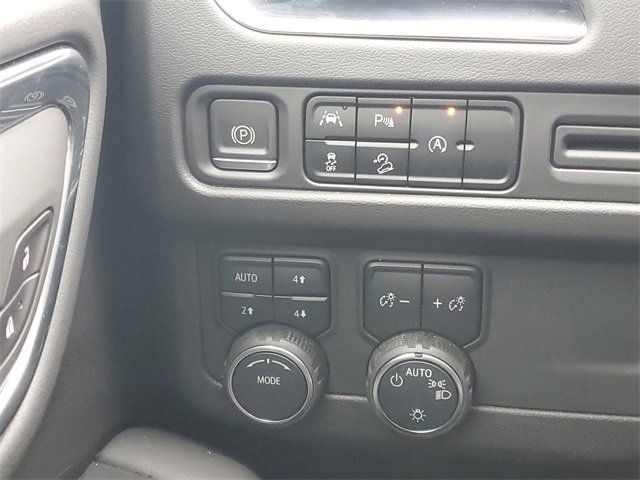 Certified 2023 Chevrolet Suburban Premier image 20