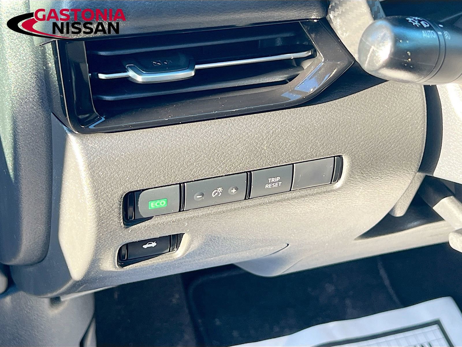 Used 2022 Nissan Sentra SR w/ Trunk Package image 13