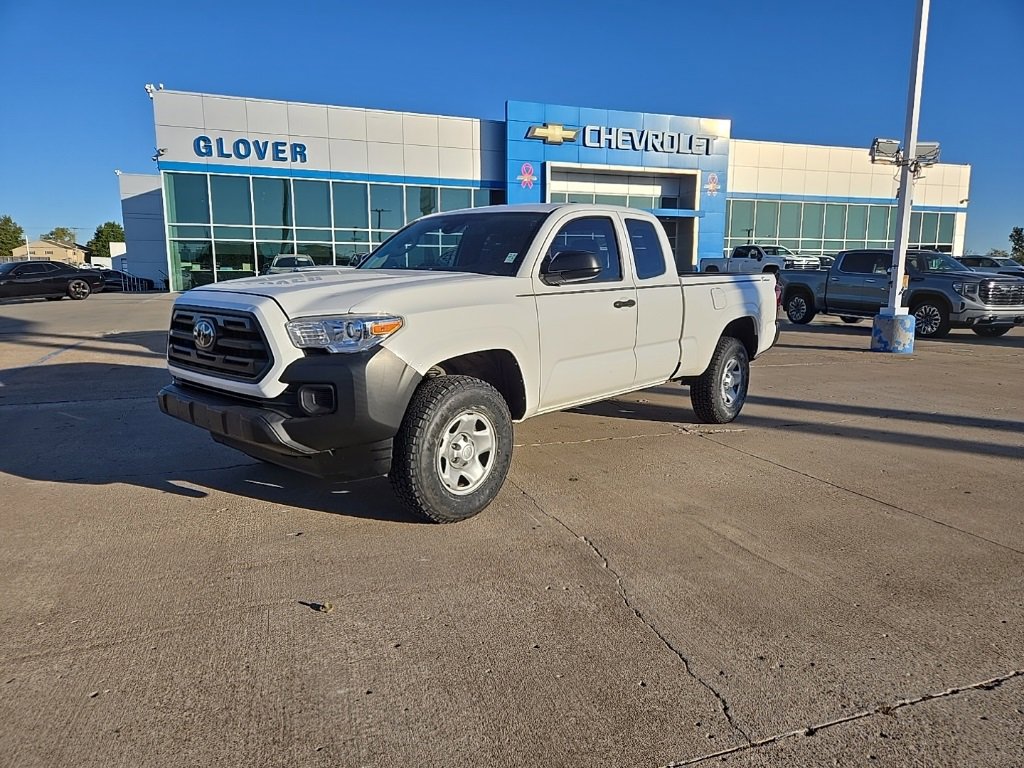 Used 2018 Toyota Tacoma SR image 1