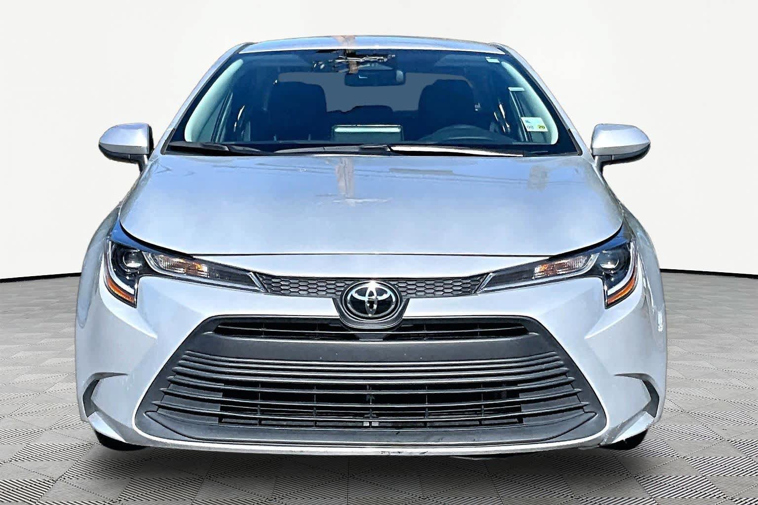 Used 2024 Toyota Corolla LE FWD image 4